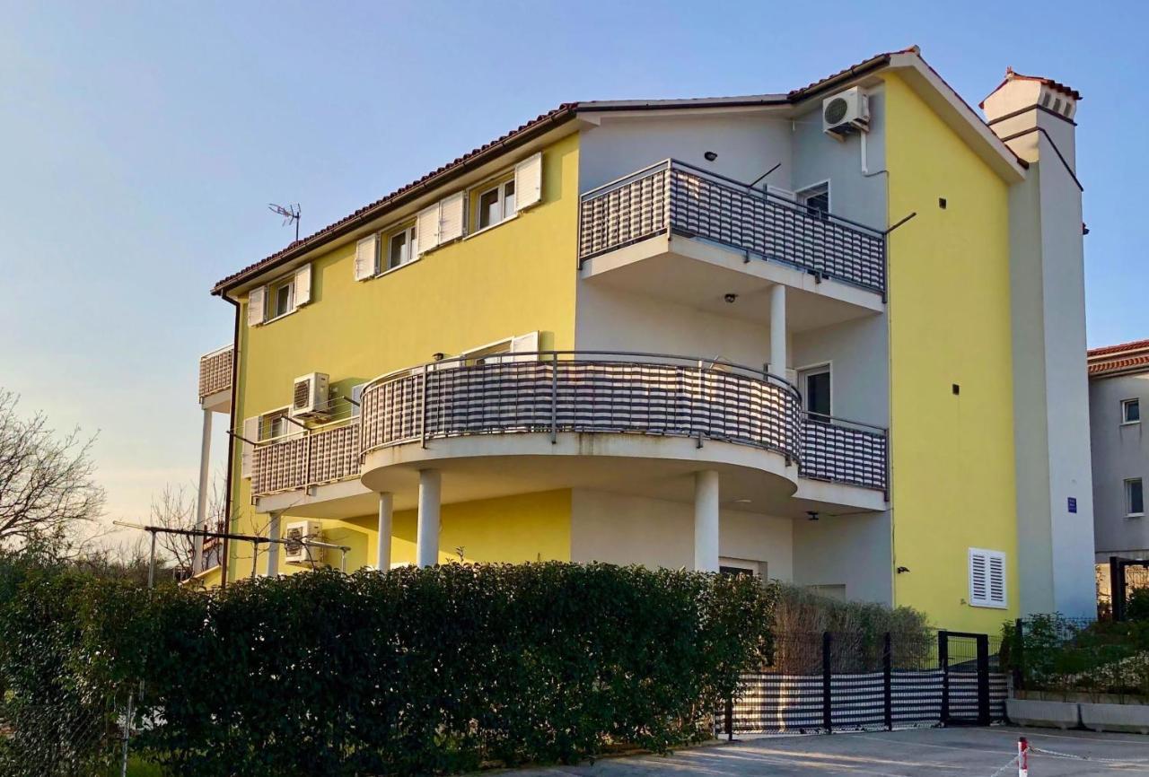 Goldfinch Estate Apartment Banjole Bagian luar foto
