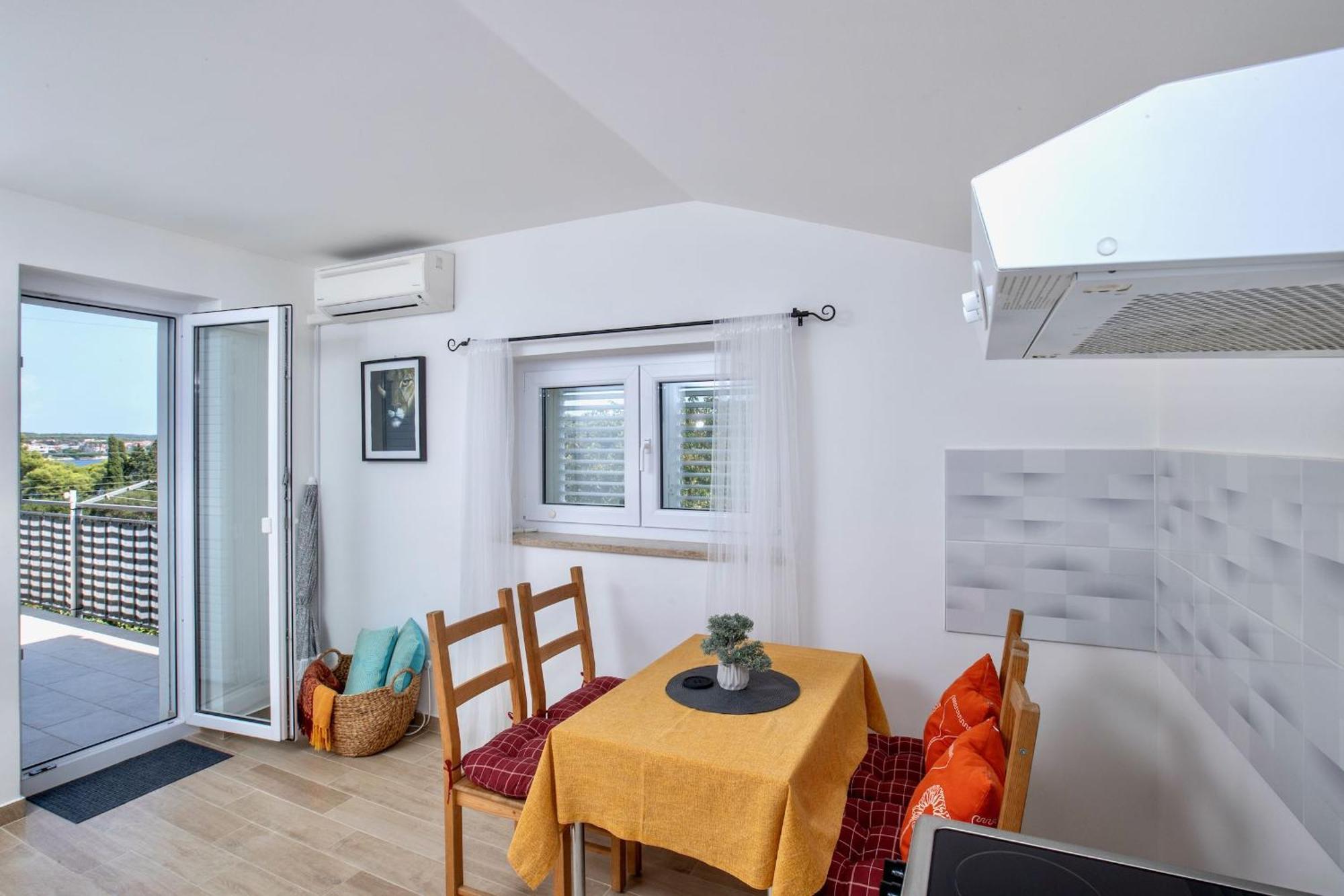 Goldfinch Estate Apartment Banjole Bagian luar foto